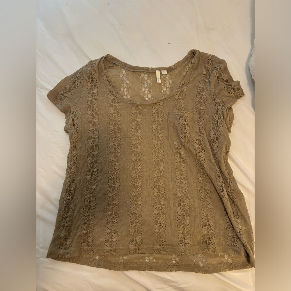 beige lacy t-shirt, super beautiful with a floral detail